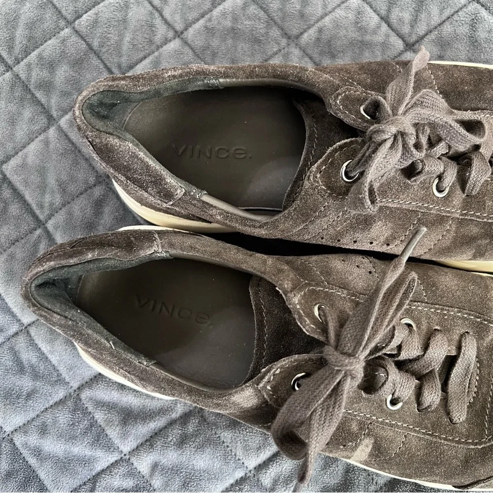 Vince Shoes Mens Size 9 Gray Suede Low Top Sneakers Leather Trim Casual Comfort - Picture 3 of 10